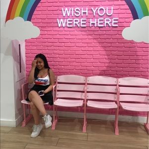 Meet your Posher, Lesly